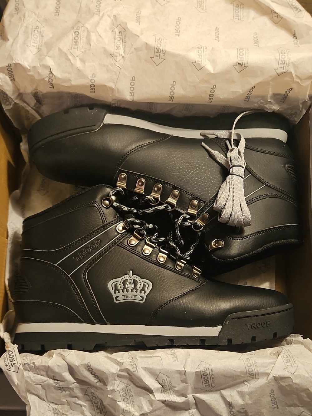 Troop (VINTAGE)Black Leather Lace-Up Boots